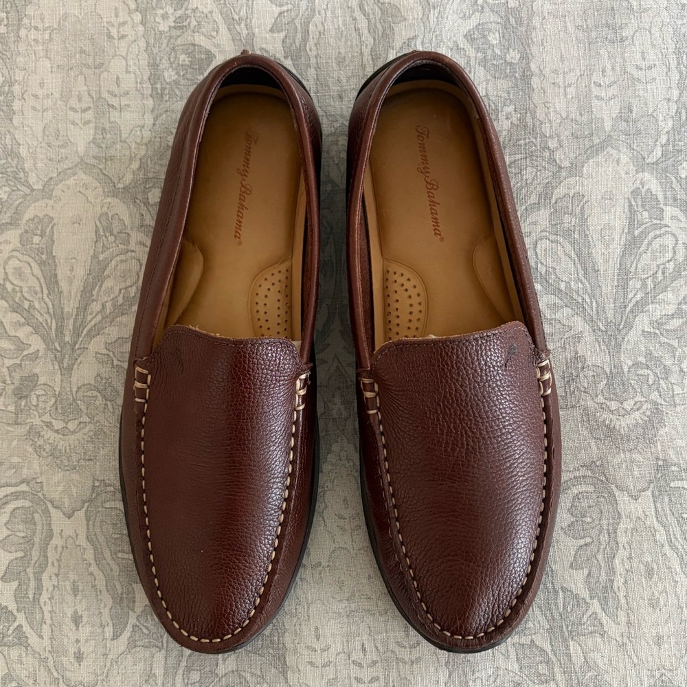 Tommy Bahama Men's 10.5W Brown Leather Slip-On Loafers